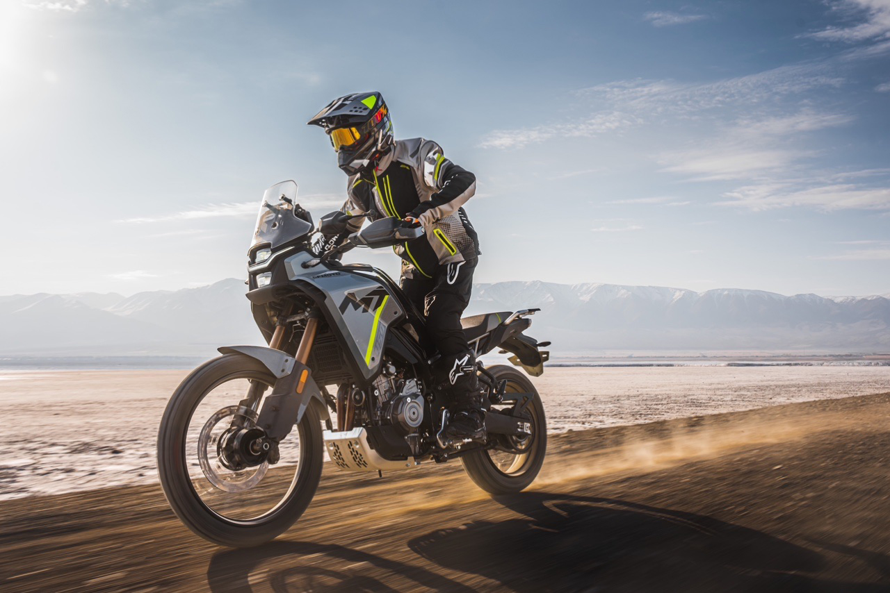 CF Moto 450 MT