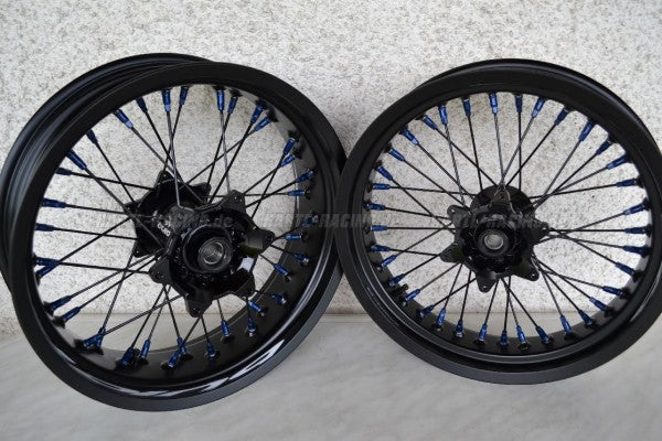 Alpina tubeless Räder - Husqvarna Vitpilen 701 "Ride Pack"