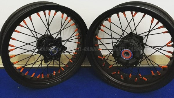 Alpina tubeless Räder - Husqvarna Vitpilen 701 "Ride Pack"