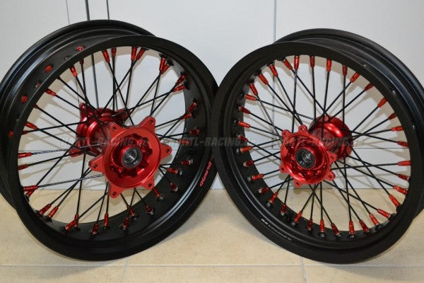 Alpina tubeless Räder - Husqvarna Vitpilen 701 "Ride Pack"