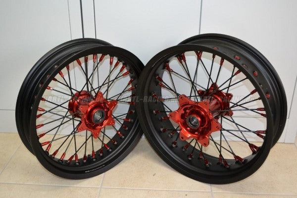 Alpina tubeless Räder - Husqvarna Vitpilen 701 "Ride Pack"