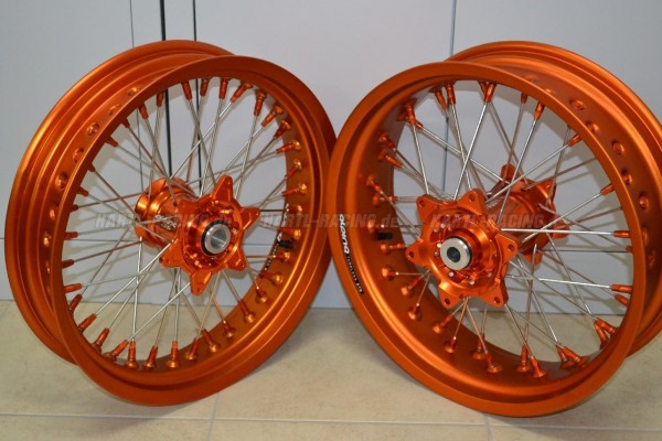 Alpina tubeless Räder - KTM Duke 690 "Ride Pack"