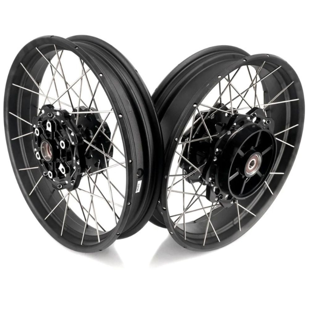 Kreuzspeichenräder für die Triumph Scrambler 400 X – Technik, Vorteile und Möglichkeiten