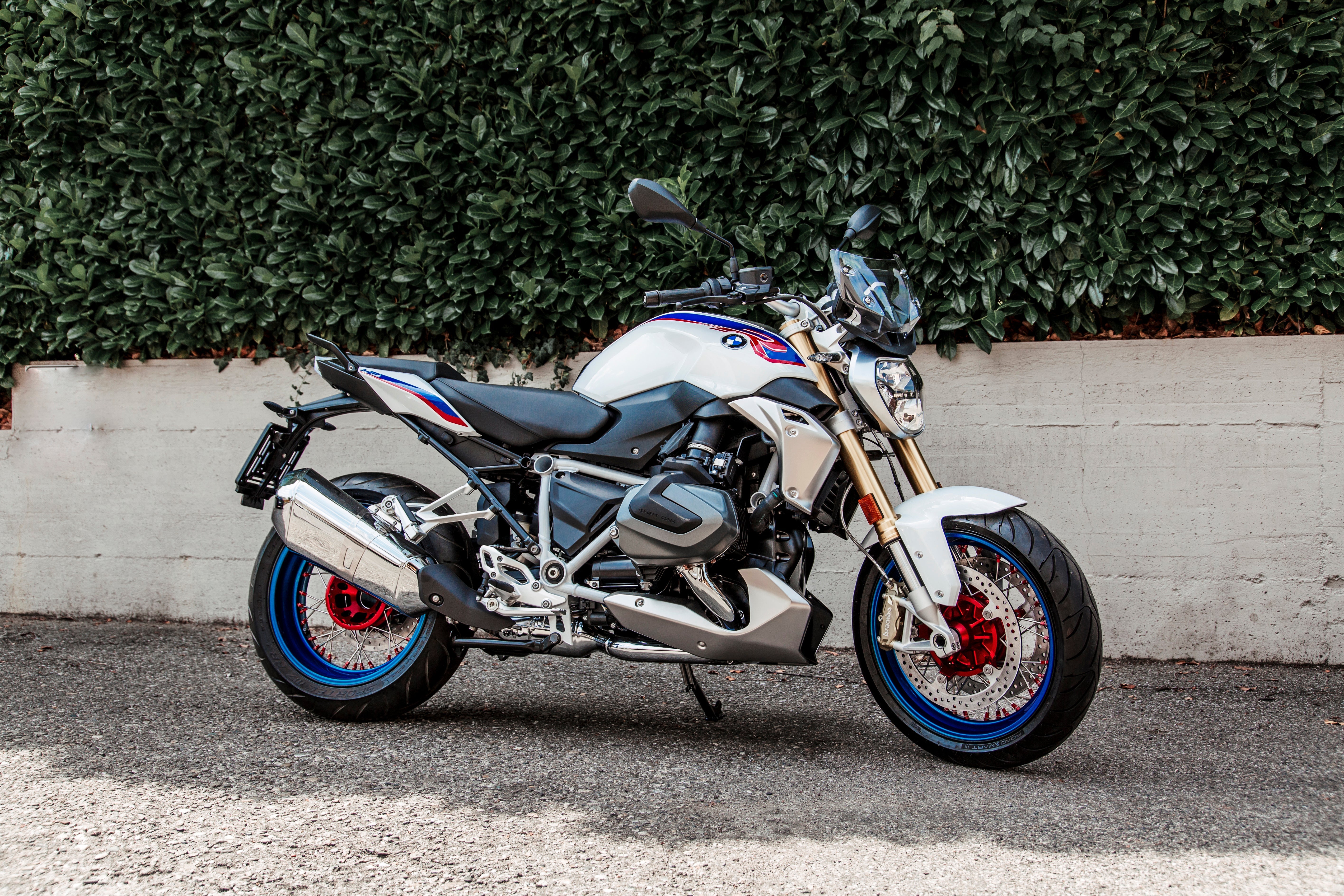 BMW R 1250 R mit ALPINA tubeless Räder Speichenrad