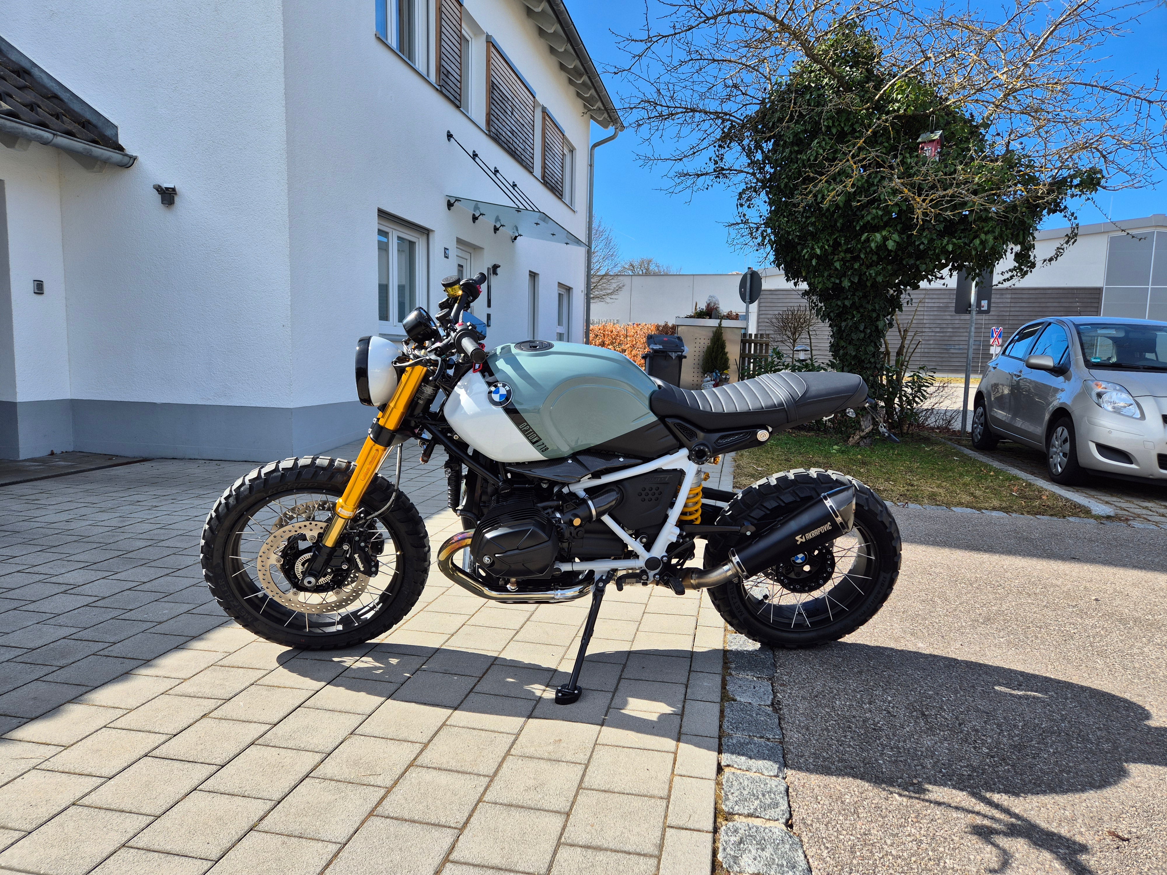 BMW R NINE T