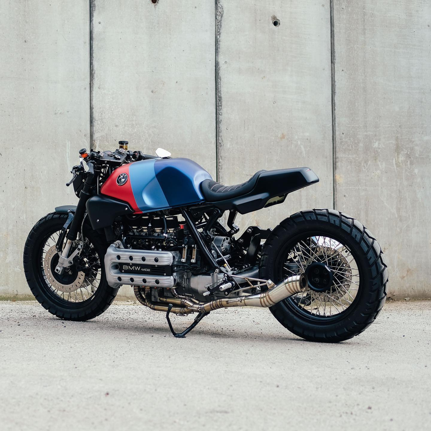 BMW K 100 mit Speichenräder von hartl racing jonich wheels custom bike