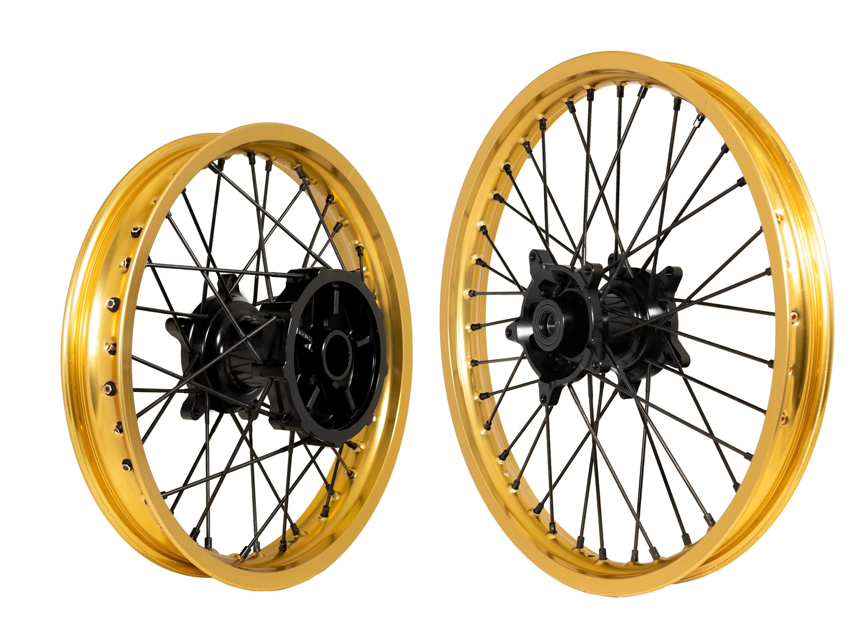 Alpina MotoRally Radsatz in Schwarz für die Aprilia Tuareg 660 mit DID Felgenring und Alpina Komponenten